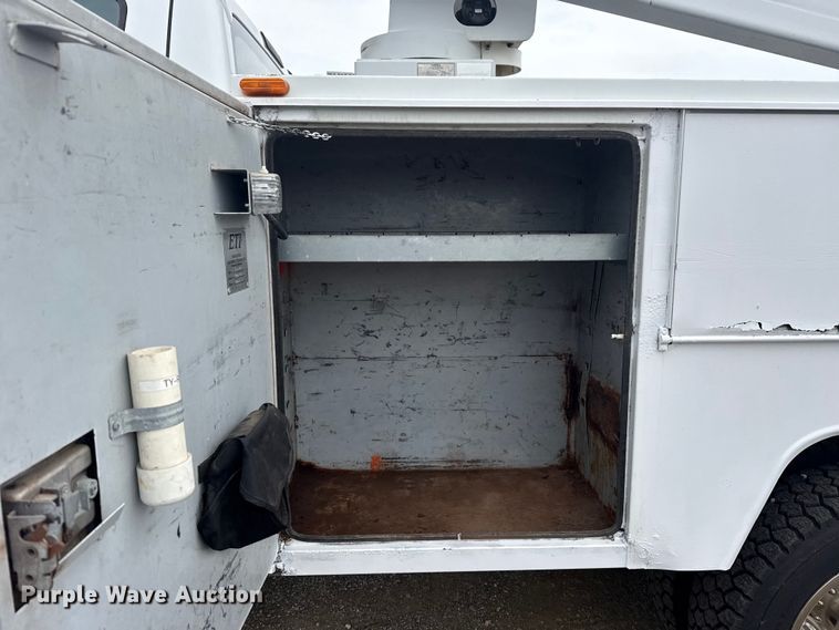 image for item NU9604 2008 Ford F450 Super Duty bucket truck