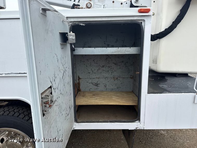 image for item NU9604 2008 Ford F450 Super Duty bucket truck