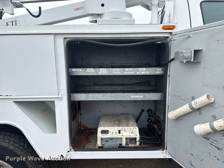 image for item NU9604 2008 Ford F450 Super Duty bucket truck