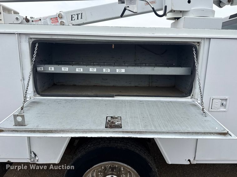 image for item NU9604 2008 Ford F450 Super Duty bucket truck