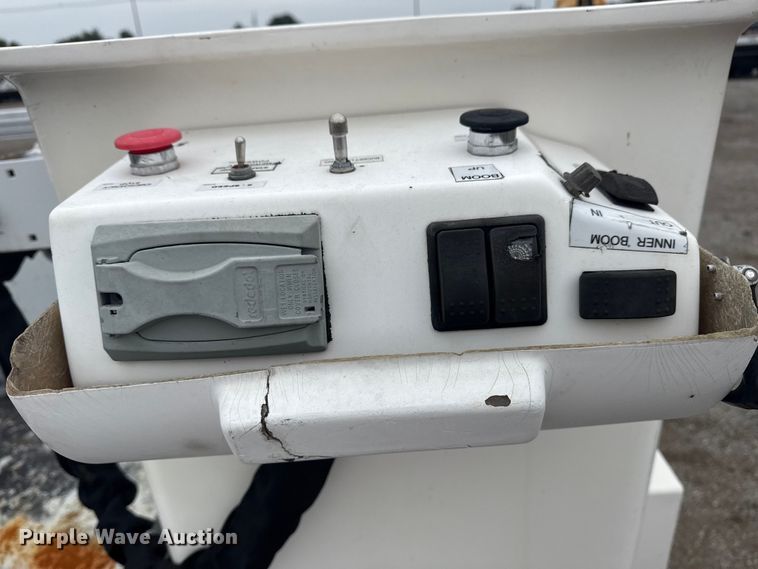 image for item NU9604 2008 Ford F450 Super Duty bucket truck