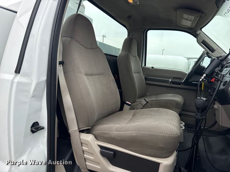 image for item NU9604 2008 Ford F450 Super Duty bucket truck