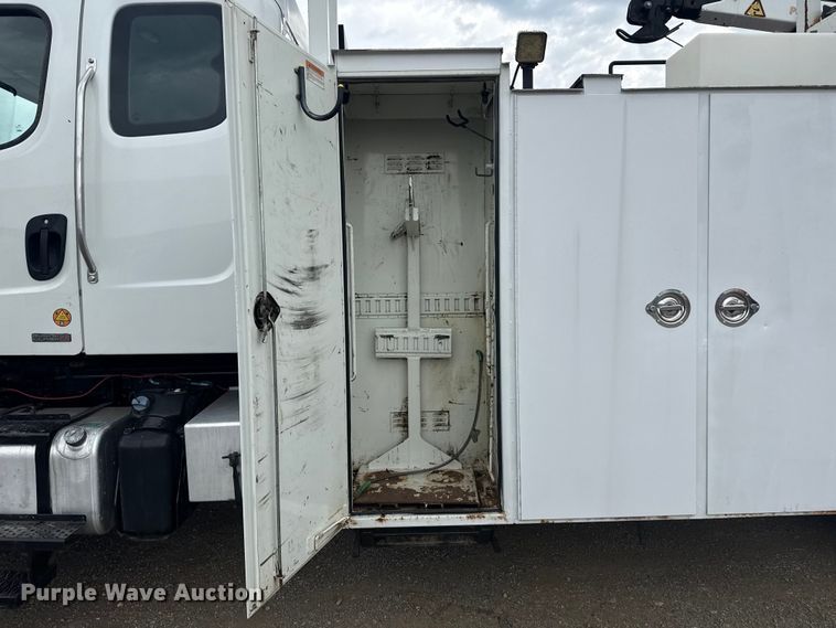 image for item NU9614 2012 Freightliner Business Class M2 crane truck