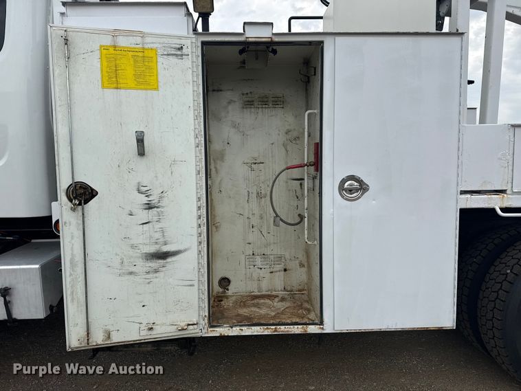 image for item NU9614 2012 Freightliner Business Class M2 crane truck