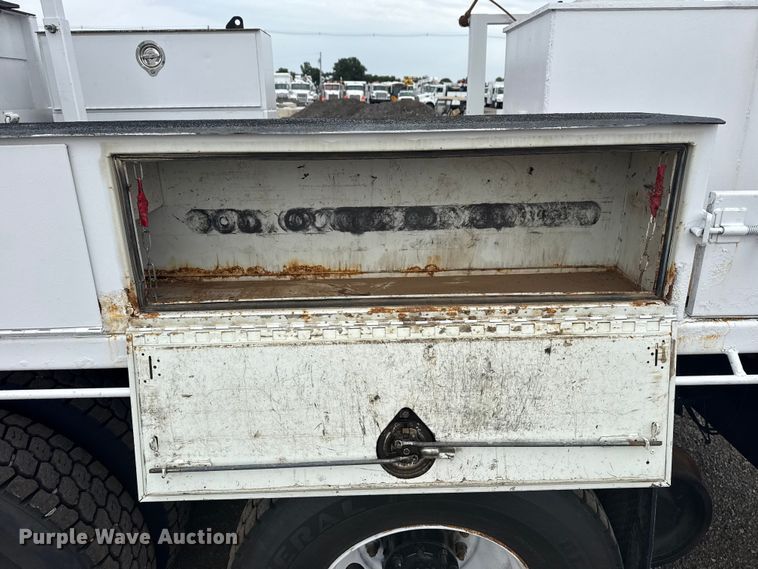 image for item NU9614 2012 Freightliner Business Class M2 crane truck