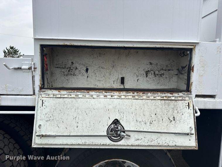 image for item NU9614 2012 Freightliner Business Class M2 crane truck