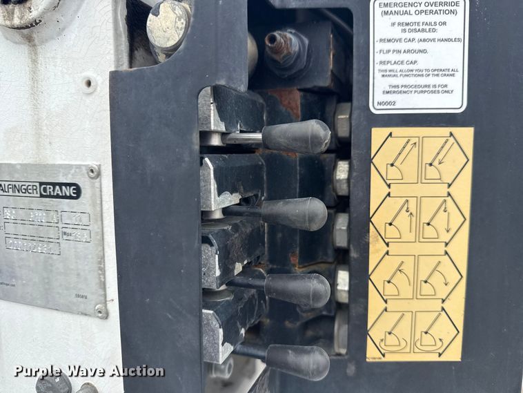 image for item NU9614 2012 Freightliner Business Class M2 crane truck