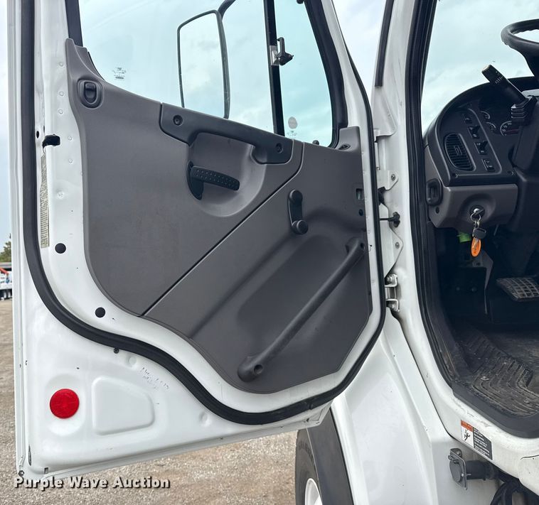 image for item NU9614 2012 Freightliner Business Class M2 crane truck