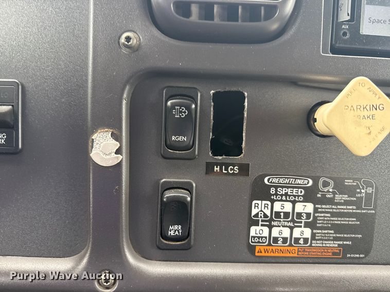 image for item NU9614 2012 Freightliner Business Class M2 crane truck