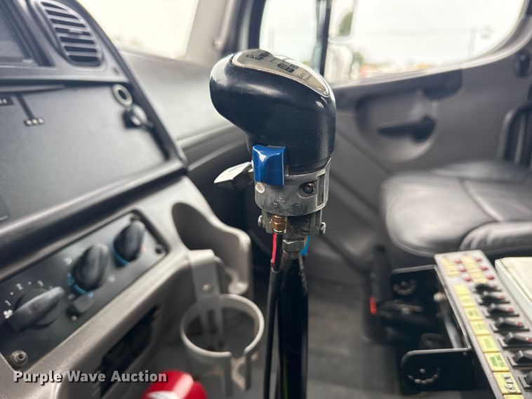 image for item NU9614 2012 Freightliner Business Class M2 crane truck