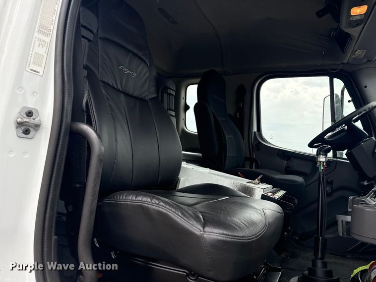 image for item NU9614 2012 Freightliner Business Class M2 crane truck