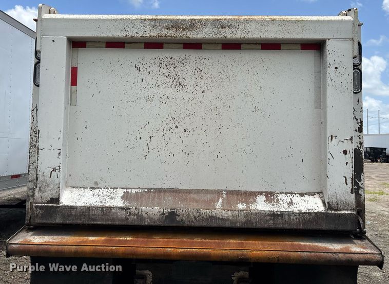 image for item YA0633 2016 Peterbilt 367 dump truck