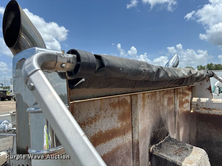 image for item YA0633 2016 Peterbilt 367 dump truck