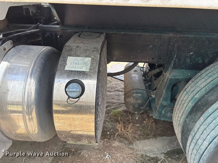 image for item YA0633 2016 Peterbilt 367 dump truck