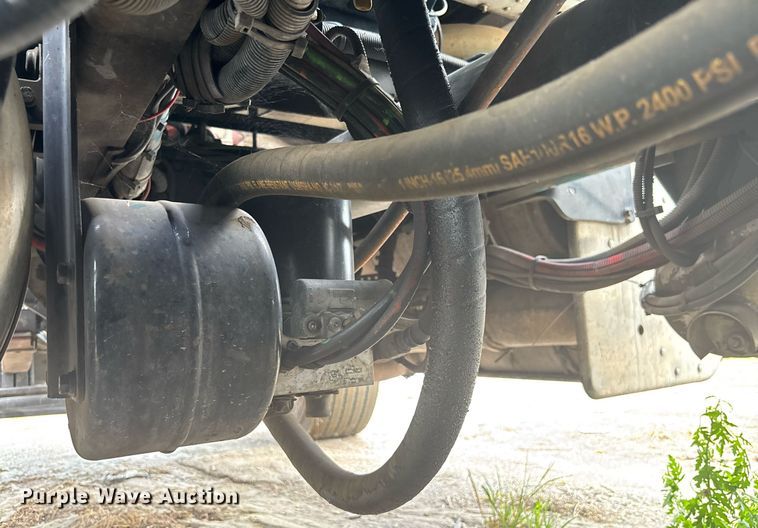 image for item YA0633 2016 Peterbilt 367 dump truck