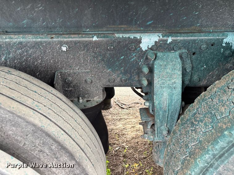 image for item YA0633 2016 Peterbilt 367 dump truck