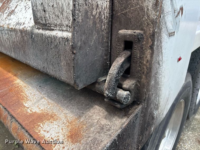 image for item YA0633 2016 Peterbilt 367 dump truck