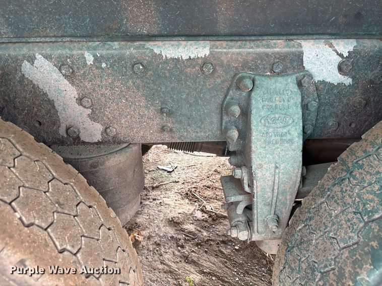 image for item YA0633 2016 Peterbilt 367 dump truck