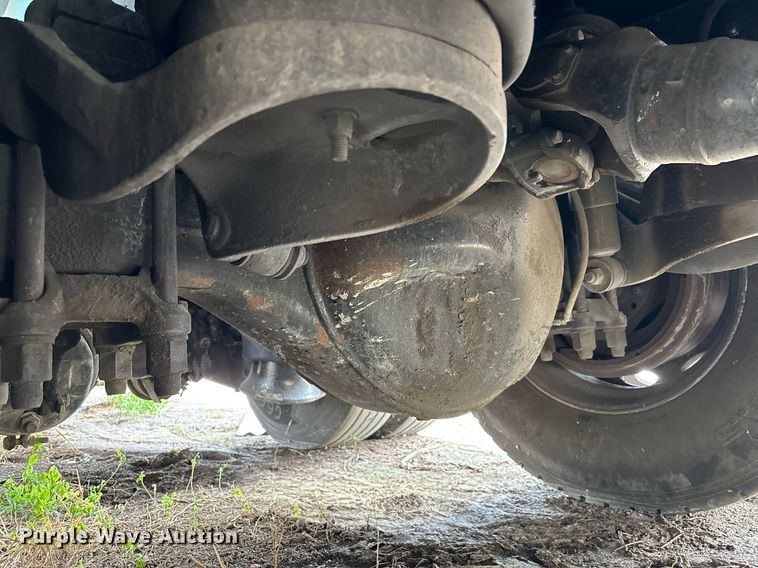 image for item YA0633 2016 Peterbilt 367 dump truck