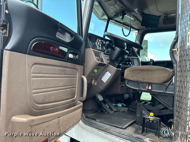 image for item YA0633 2016 Peterbilt 367 dump truck