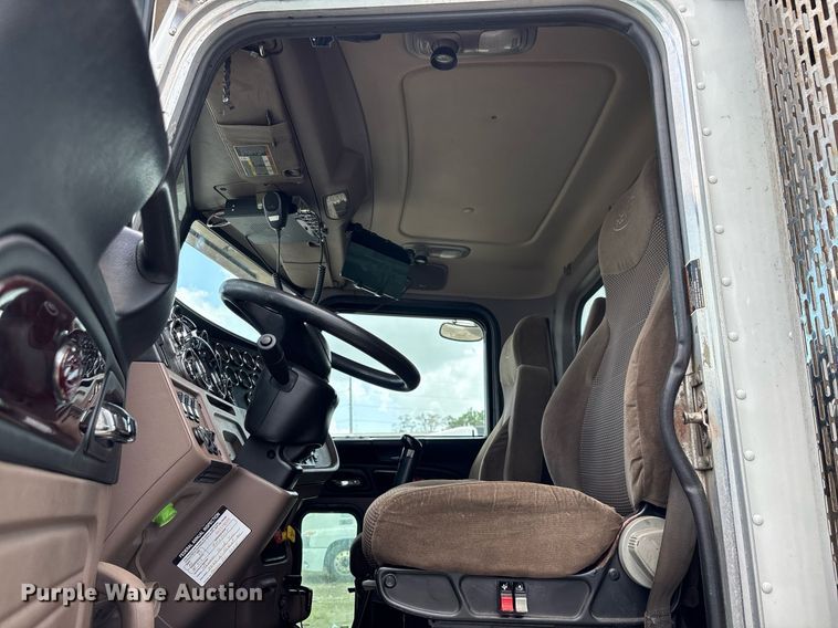 image for item YA0633 2016 Peterbilt 367 dump truck