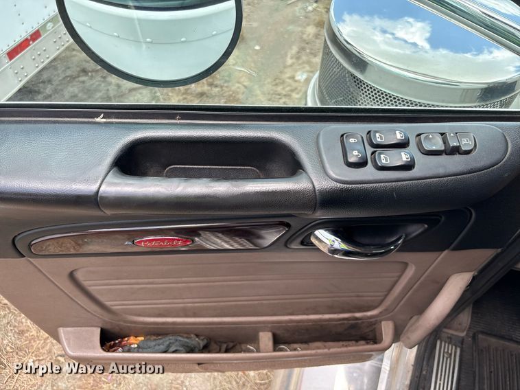 image for item YA0633 2016 Peterbilt 367 dump truck