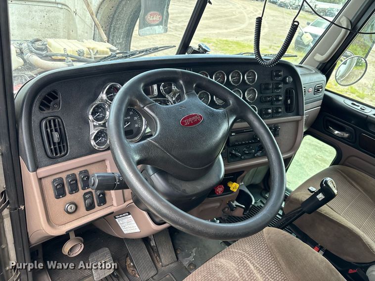 image for item YA0633 2016 Peterbilt 367 dump truck