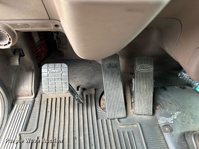 image for item YA0633 2016 Peterbilt 367 dump truck