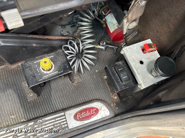 image for item YA0633 2016 Peterbilt 367 dump truck