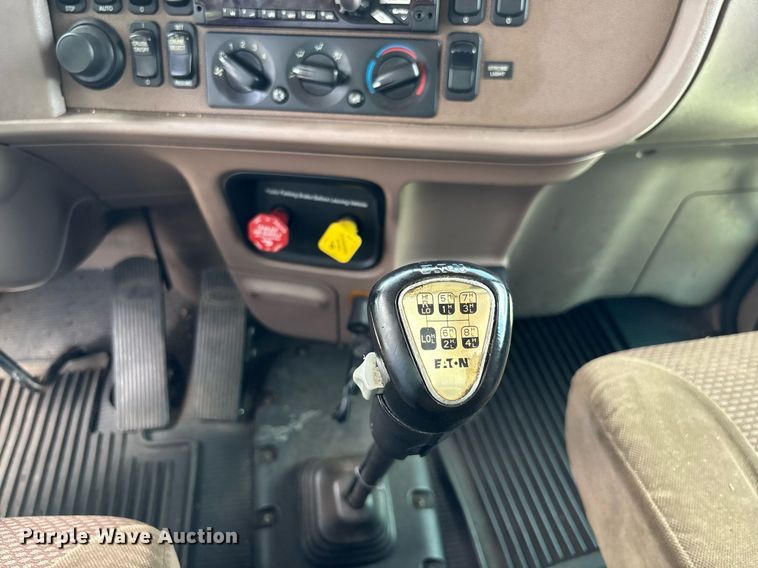 image for item YA0633 2016 Peterbilt 367 dump truck