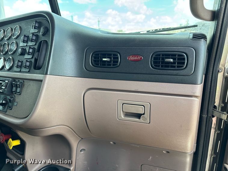 image for item YA0633 2016 Peterbilt 367 dump truck