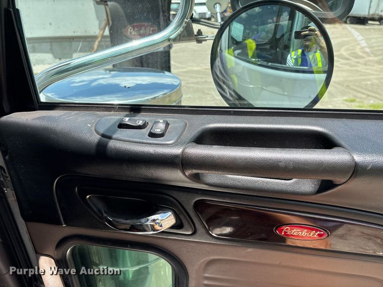 image for item YA0633 2016 Peterbilt 367 dump truck