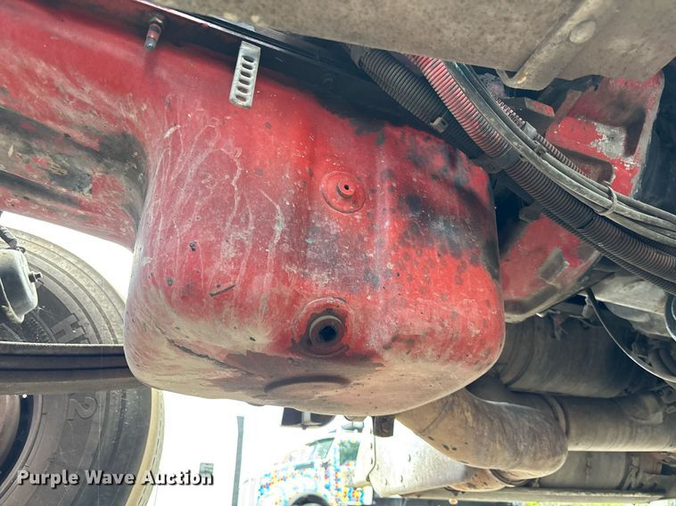 image for item YA0633 2016 Peterbilt 367 dump truck