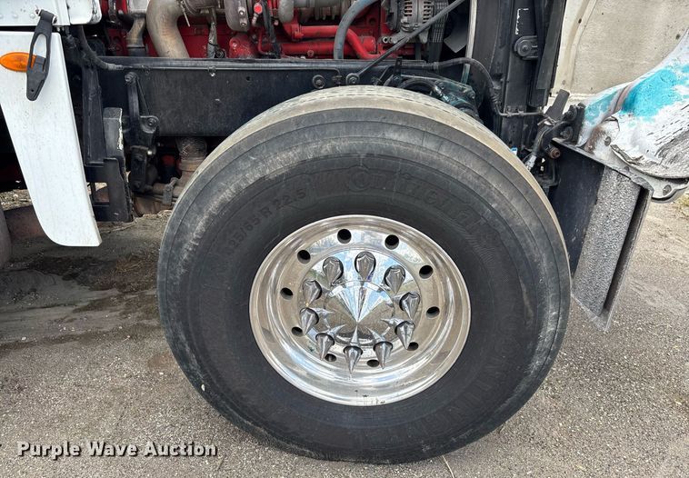 image for item YA0633 2016 Peterbilt 367 dump truck