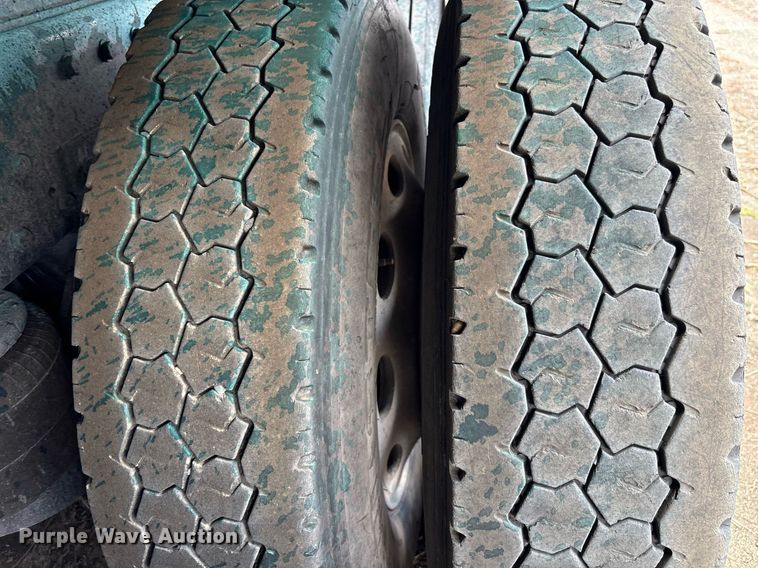 image for item YA0633 2016 Peterbilt 367 dump truck