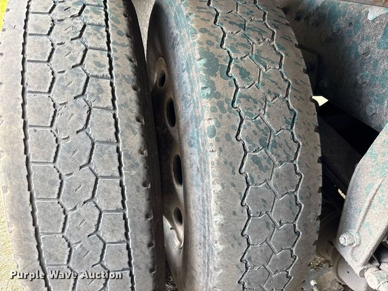 image for item YA0633 2016 Peterbilt 367 dump truck