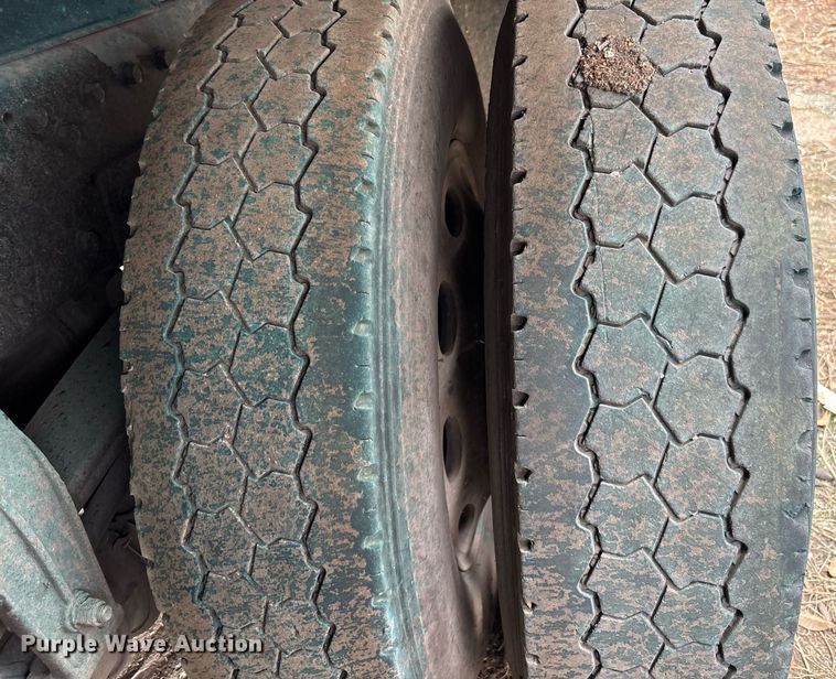 image for item YA0633 2016 Peterbilt 367 dump truck