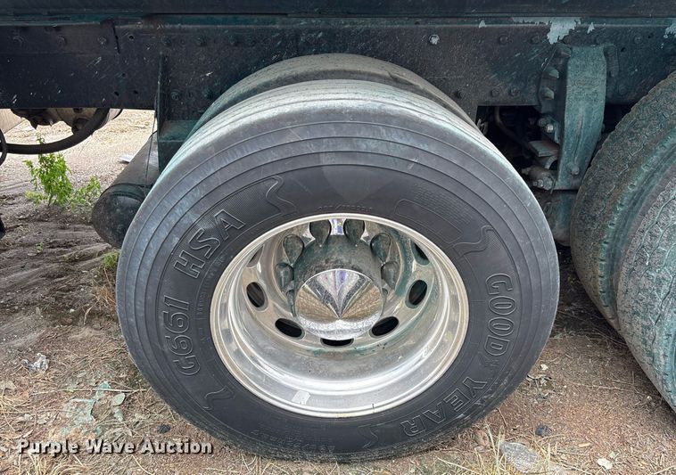 image for item YA0633 2016 Peterbilt 367 dump truck