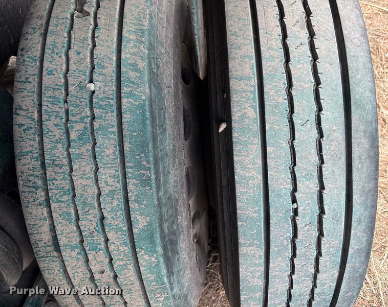 image for item YA0633 2016 Peterbilt 367 dump truck