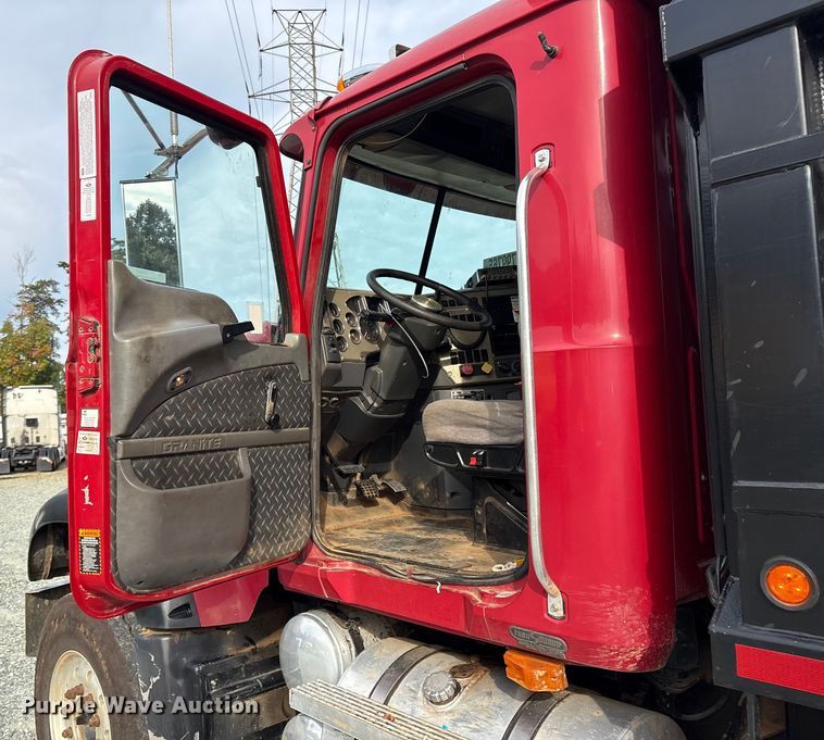 image for item YA0851 2007 Mack CTP713 dump truck