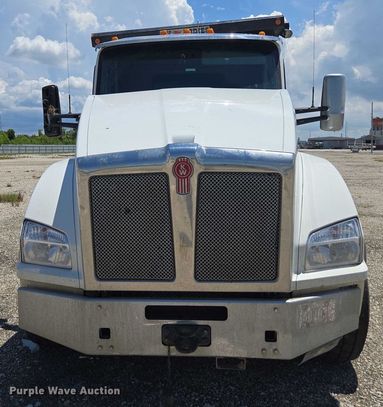 image for item YA0868 2025 Kenworth T880 dump truck