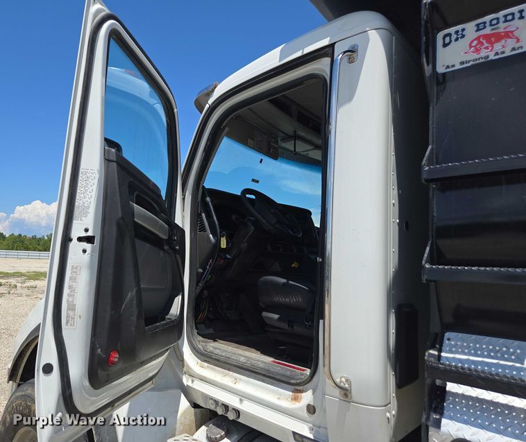 image for item YA0868 2025 Kenworth T880 dump truck