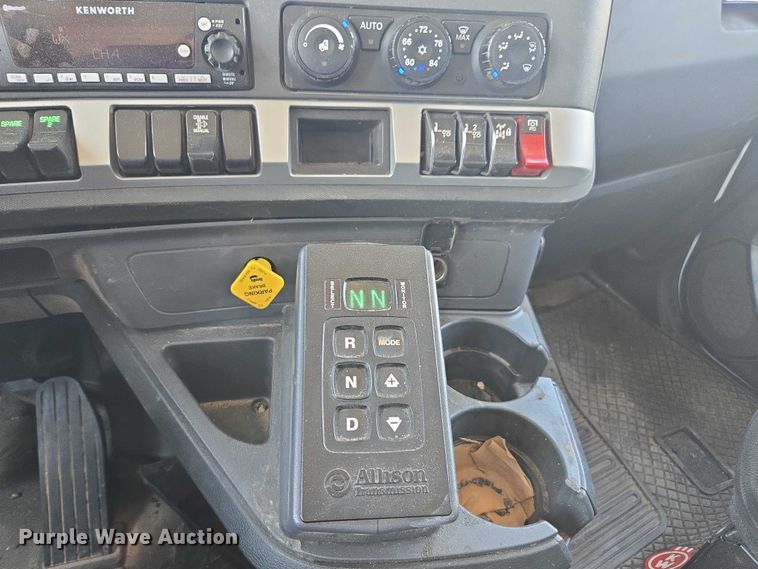 image for item YA0868 2025 Kenworth T880 dump truck