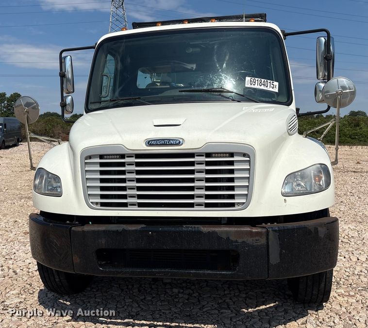 image for item YA0943 2015 Freightliner  M2 truck chassis with Finn MBX10 material blower