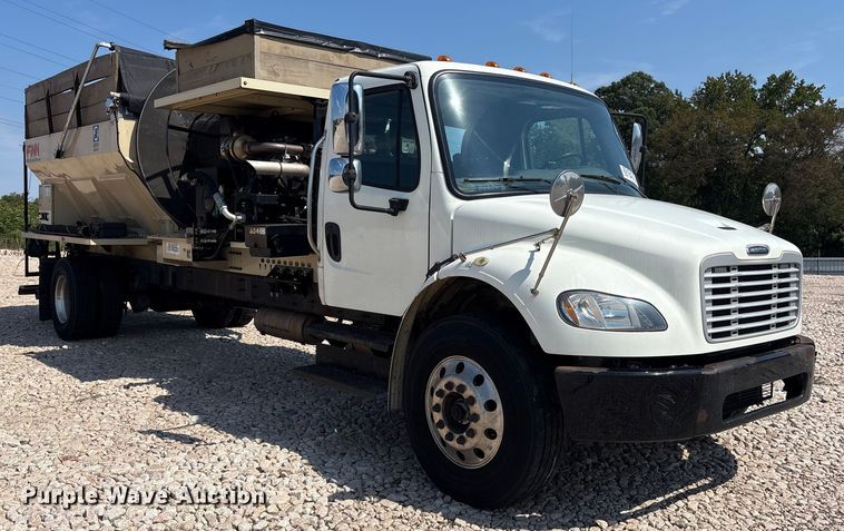 image for item YA0943 2015 Freightliner  M2 truck chassis with Finn MBX10 material blower