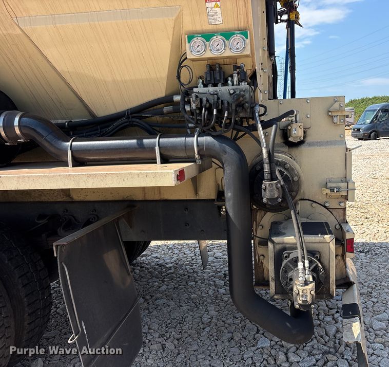 image for item YA0943 2015 Freightliner  M2 truck chassis with Finn MBX10 material blower