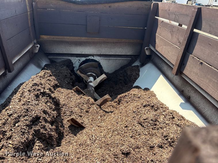 image for item YA0943 2015 Freightliner  M2 truck chassis with Finn MBX10 material blower