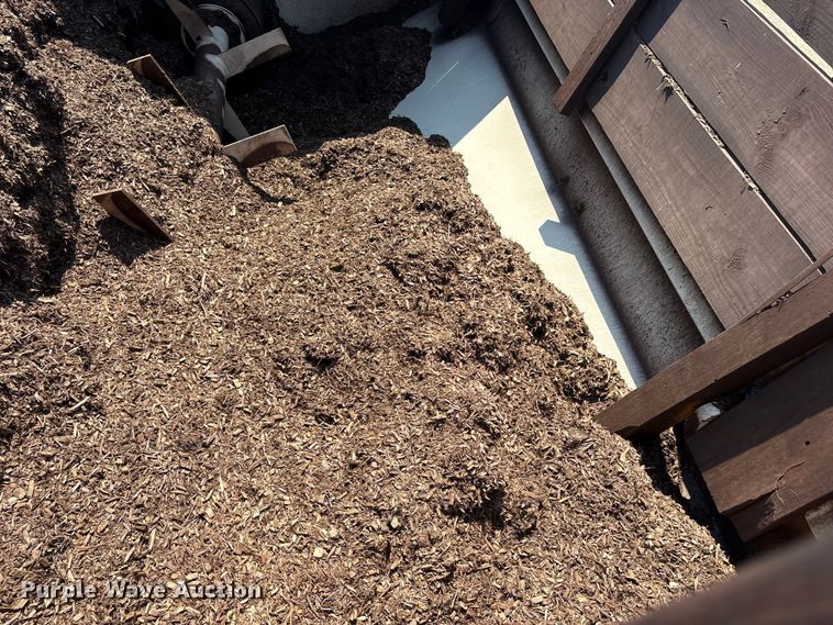 image for item YA0943 2015 Freightliner  M2 truck chassis with Finn MBX10 material blower