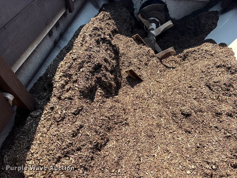 image for item YA0943 2015 Freightliner  M2 truck chassis with Finn MBX10 material blower