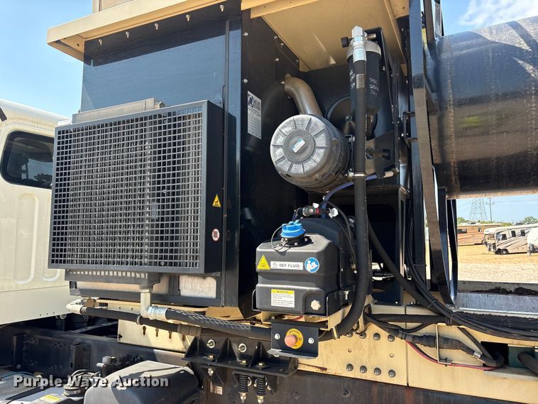 image for item YA0943 2015 Freightliner  M2 truck chassis with Finn MBX10 material blower